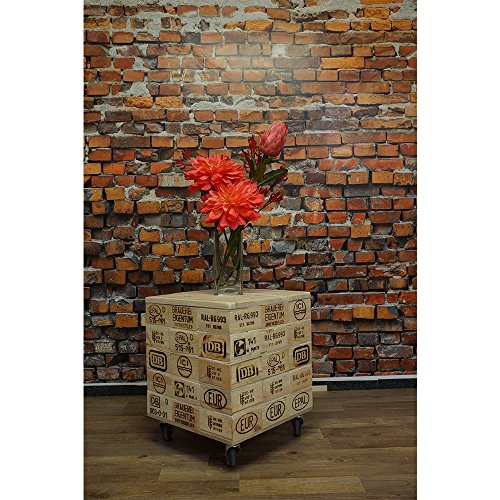 Sitzwürfel aus recycelten Palettenholz