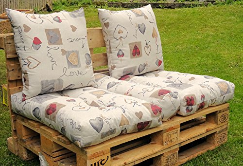 Palettenkissen gemustert mit Herzchen